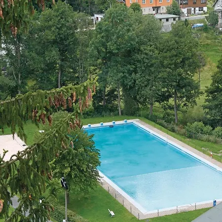 Holiday I Nyaraló *
